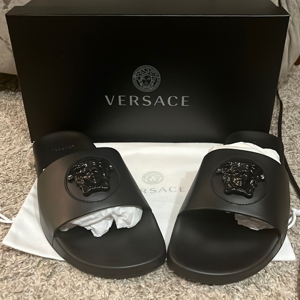 Versace La Medusa Leather Slides